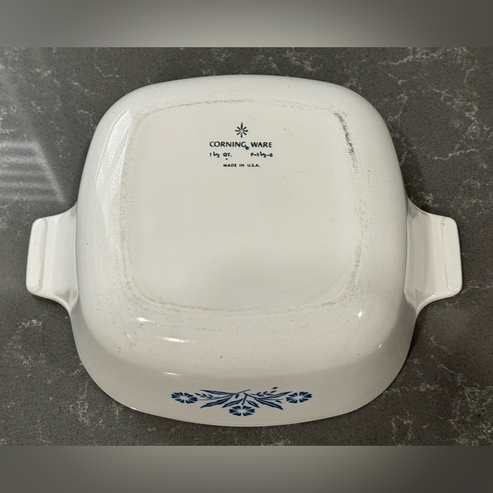Vintage Corning Ware Blue Cornflower 1 1/2 Quart Casserole Dish, No Lid - Picture 5 of 8